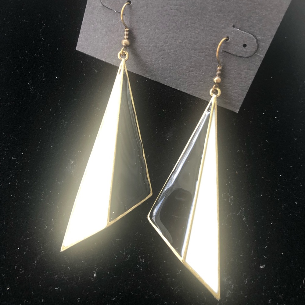 Bebe black & white earrings NWT
